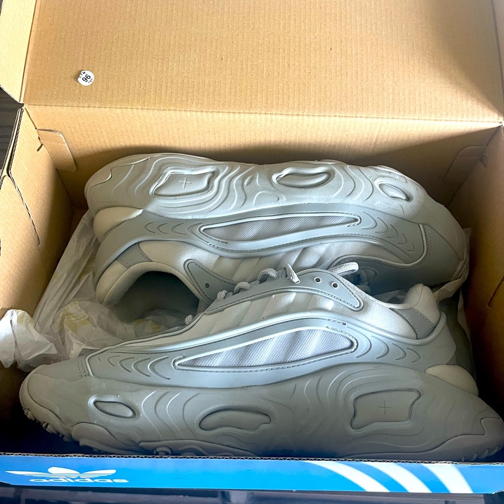 Adidas Oznova Men’s shoes